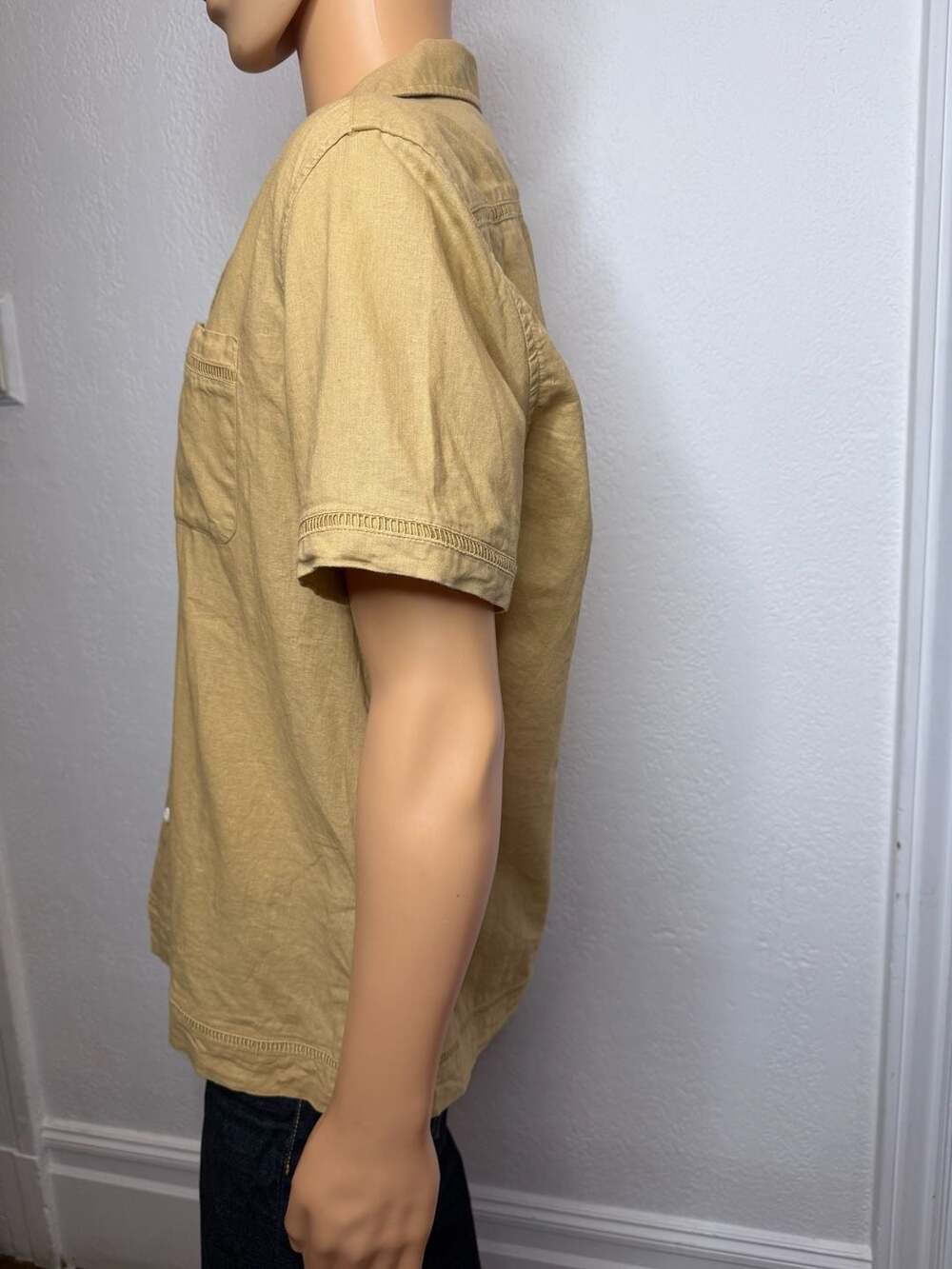 Taylor Stitch Short Sleeve Linen Camp Shirt with Ladder Stitch Detail - Picture 3 of 9